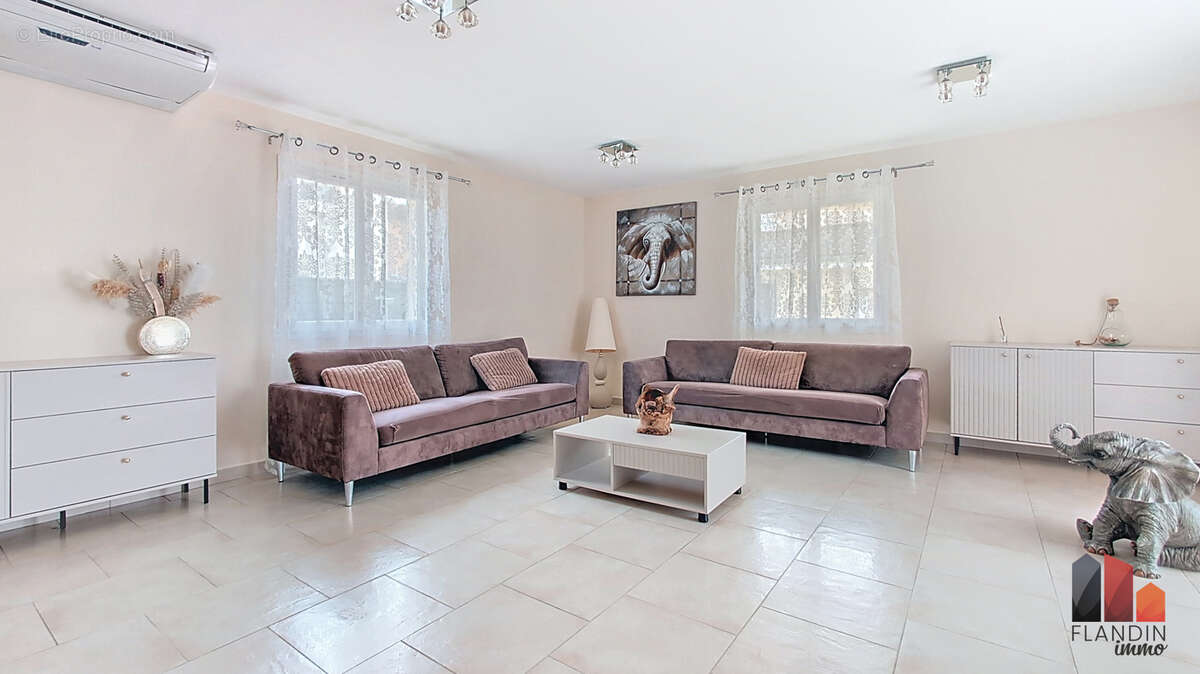 Maison à PARCIEUX