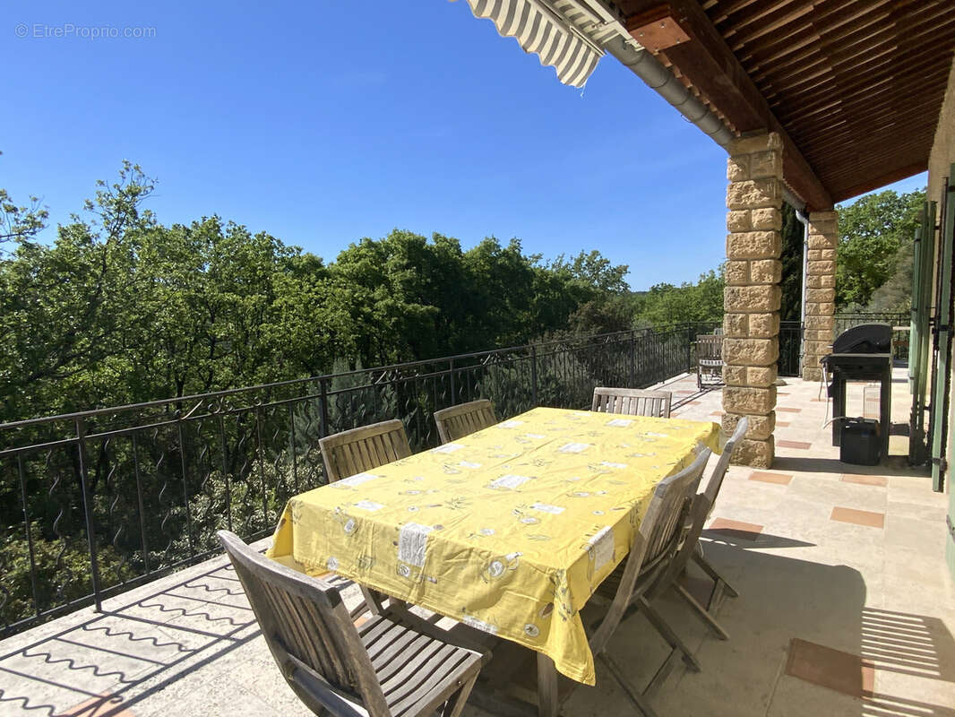 Villa avec vue imprenable à seulement 6 km d'Uzès. - photo 8