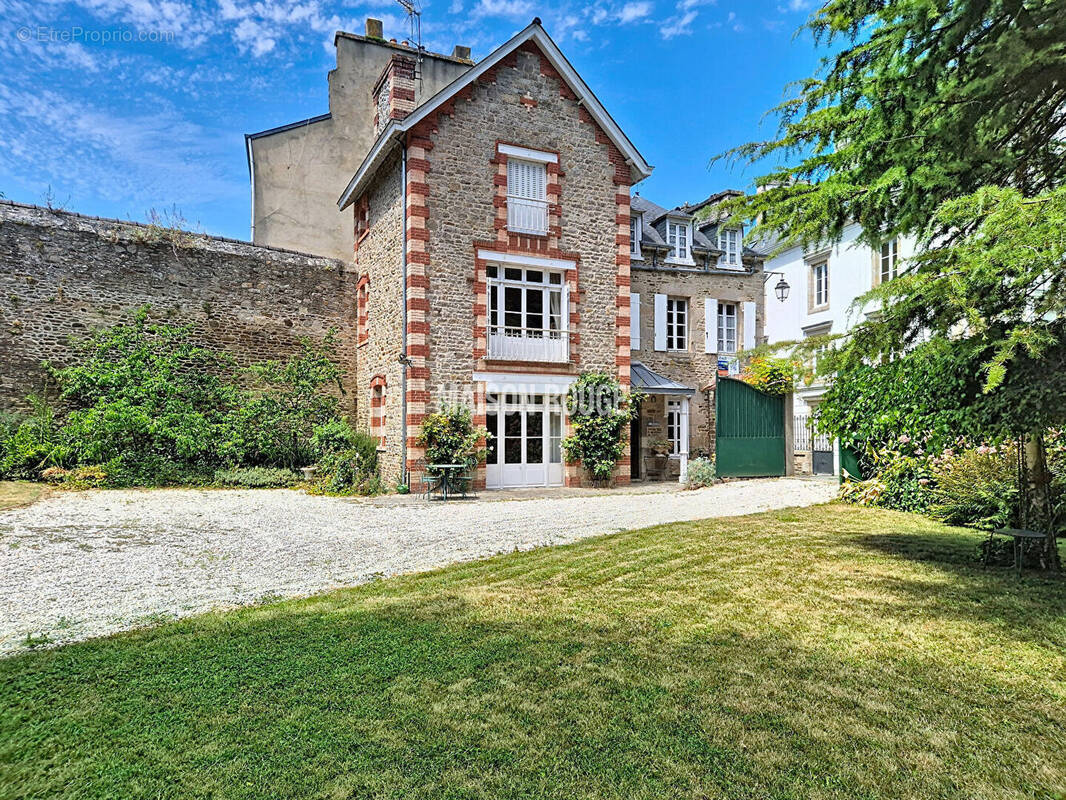 Maison à DINAN