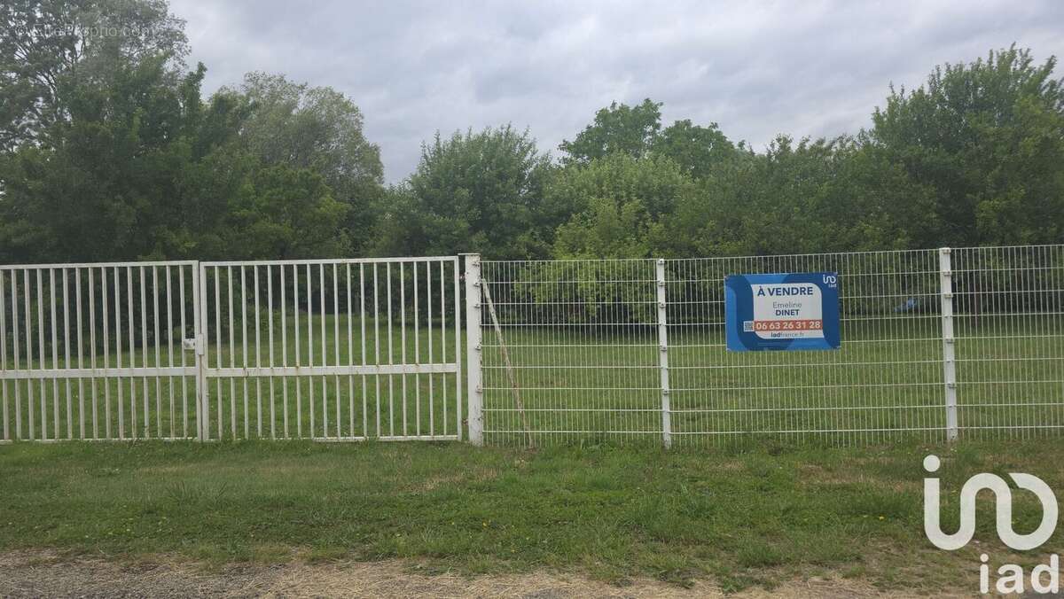 Photo 2 - Terrain à ROMILLY-SUR-SEINE