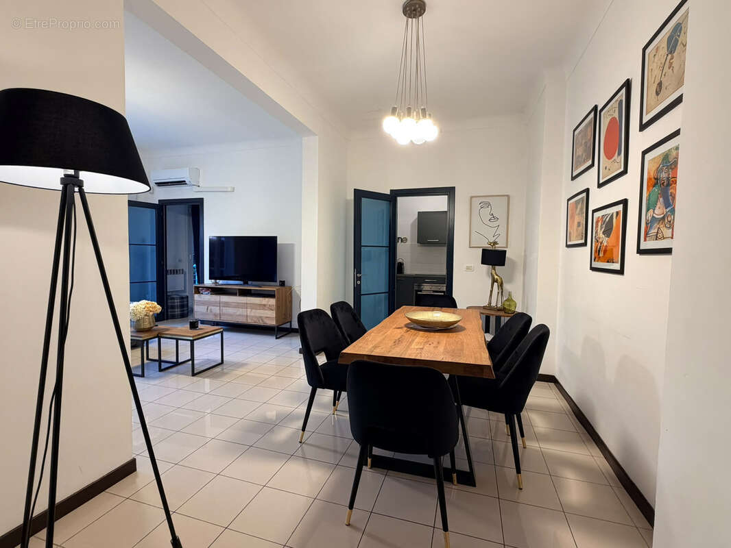 MENTONE - MADONE -  A quelques pas des plages, spacieux 3P de 72,43 m2 rénové avec balcon et cave. - photo 3