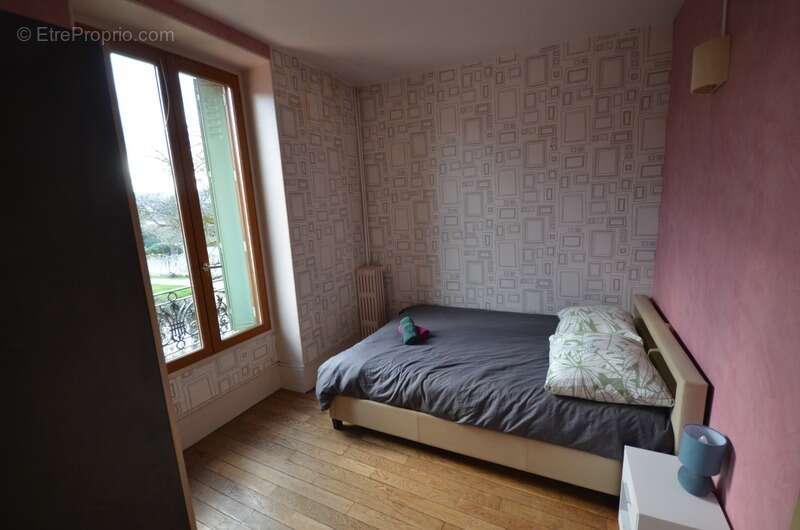 Proche de LA FERTE SOUS JOUARRE (77) à vendre maison de 7 pièces avec local commercial - photo 10