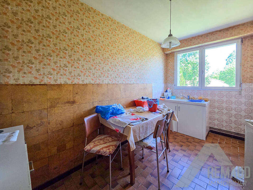 Maison à BEAULIEU-SOUS-LA-ROCHE