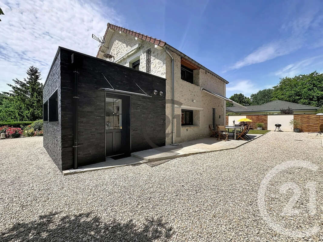 Maison à MONTIGNY-SUR-VESLE