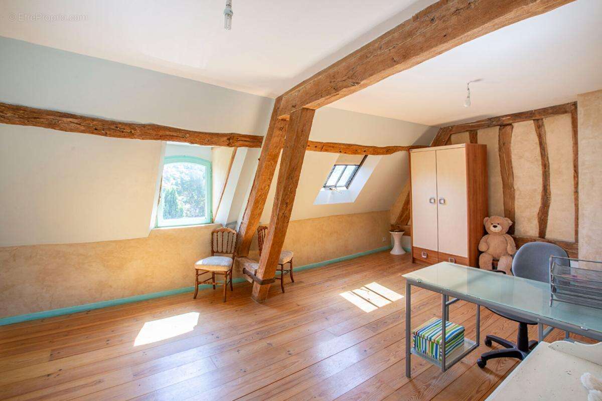 Maison 290 m2 Grand Caractère 17eme siècle,10 pièces , 6 Chambres, rénovation à terminer 27700 - photo 6