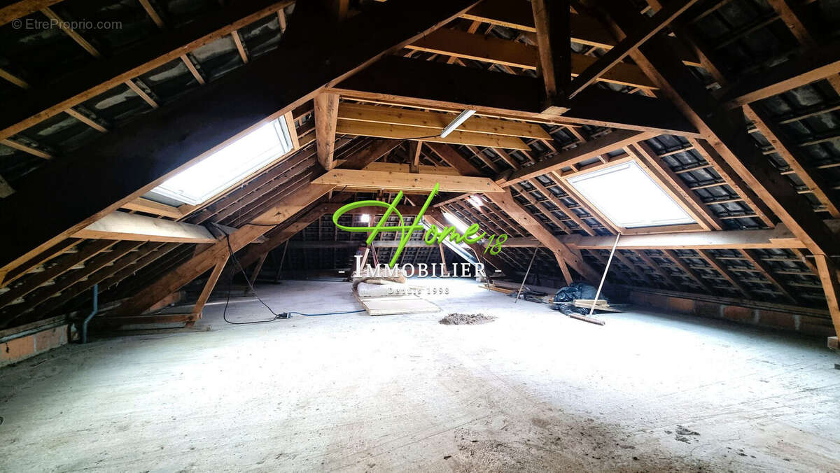 Commerce à SAINT-MARTIN-D&#039;AUXIGNY