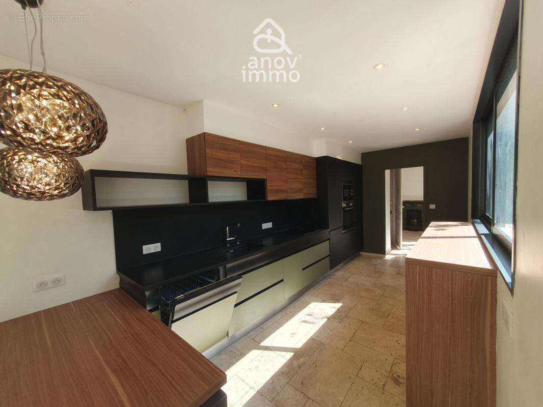Centre ville, belle maison de 196m2 5/6 ch, jardin - photo 5