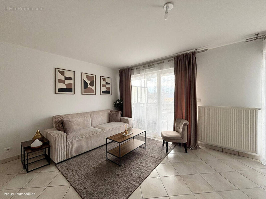 Appartement à POISY