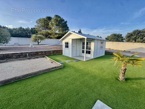Maison à SAINTE-CECILE-LES-VIGNES