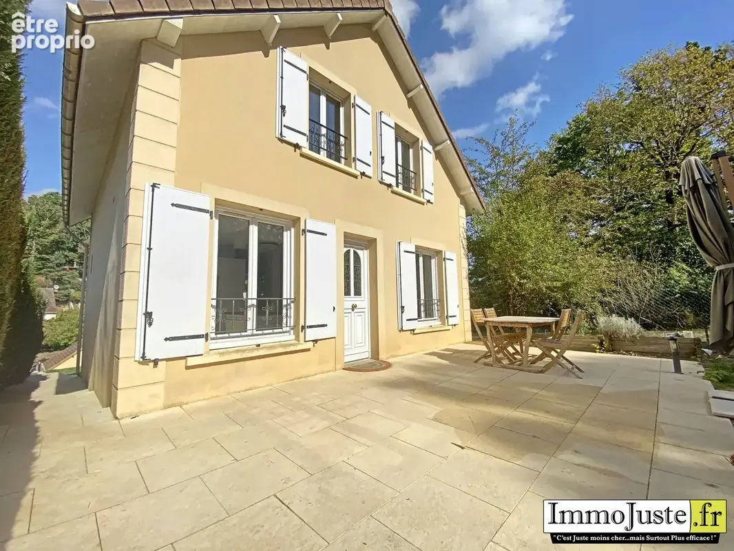 Maison 5 pièces 114 m² · à Les Essarts-le-Roi · 114 m² · 399 000 €