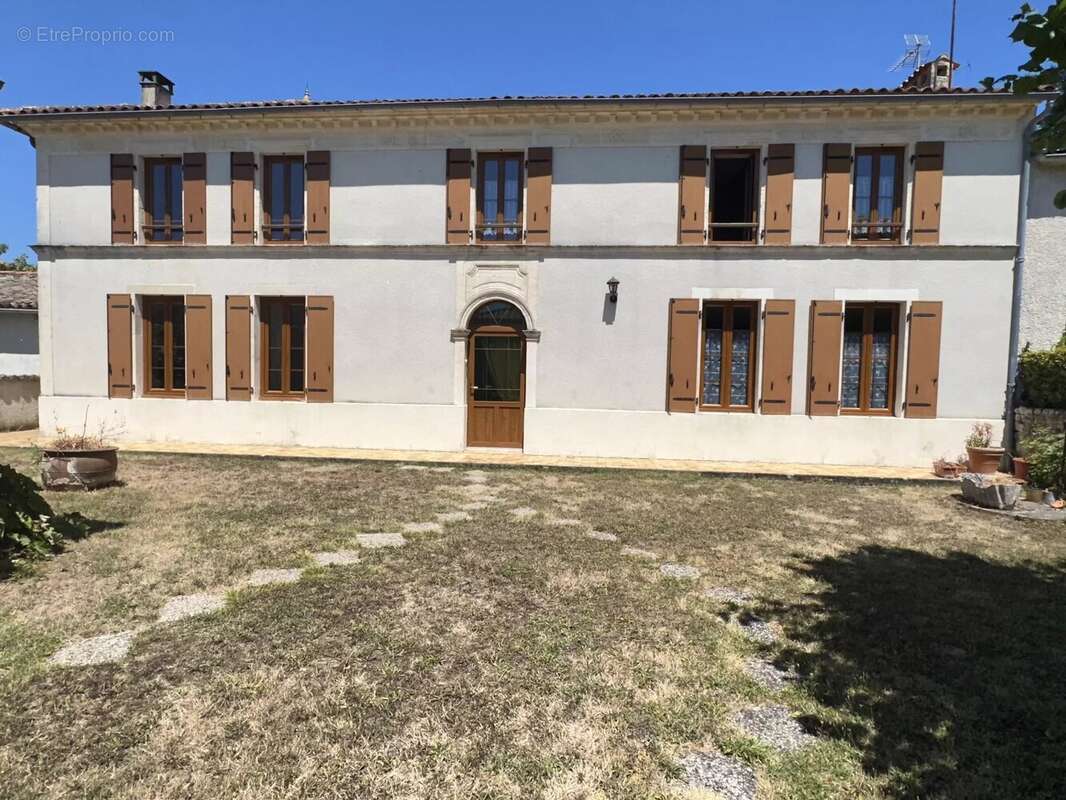 Maison à SAINT-GEORGES-DES-AGOUTS
