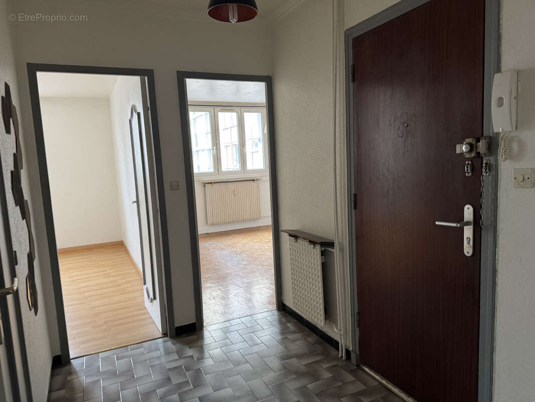 Appartement à SAINT-ETIENNE