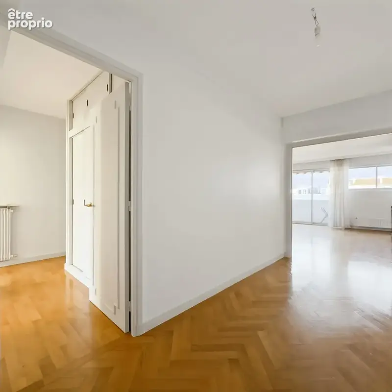 Appartement à CHARENTON-LE-PONT