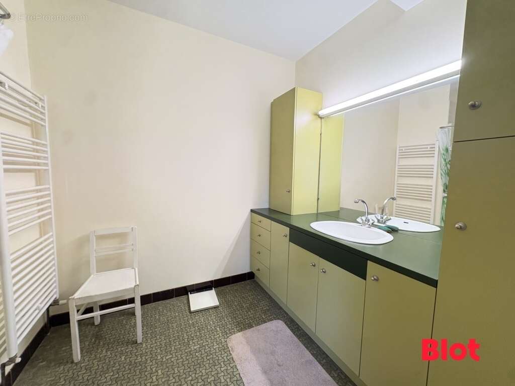 Maison 144 m² à Irodouer  - photo 9
