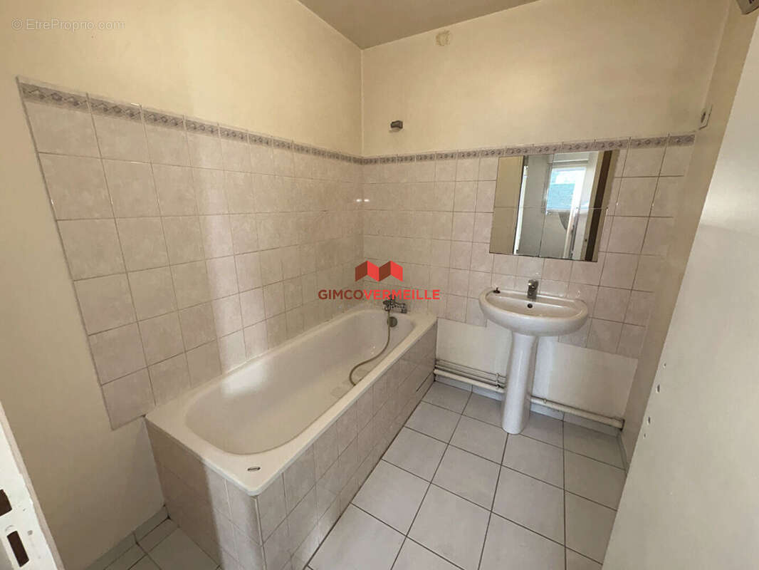 Appartement à BUC