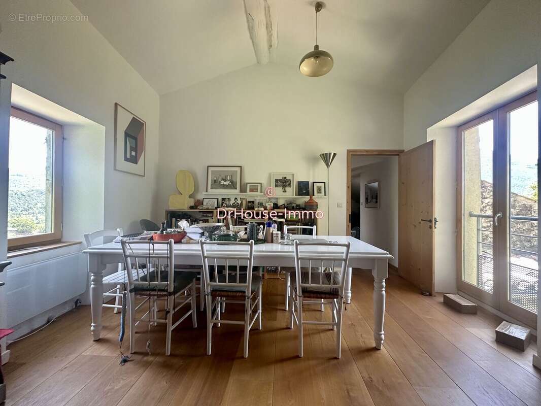 Maison 134 m² à Eygluy-Escoulin  - photo 8