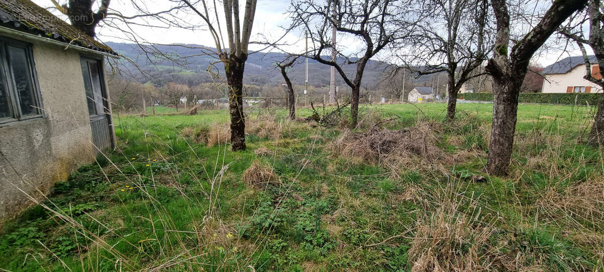 Terrain à SAINT-COME-D'OLT