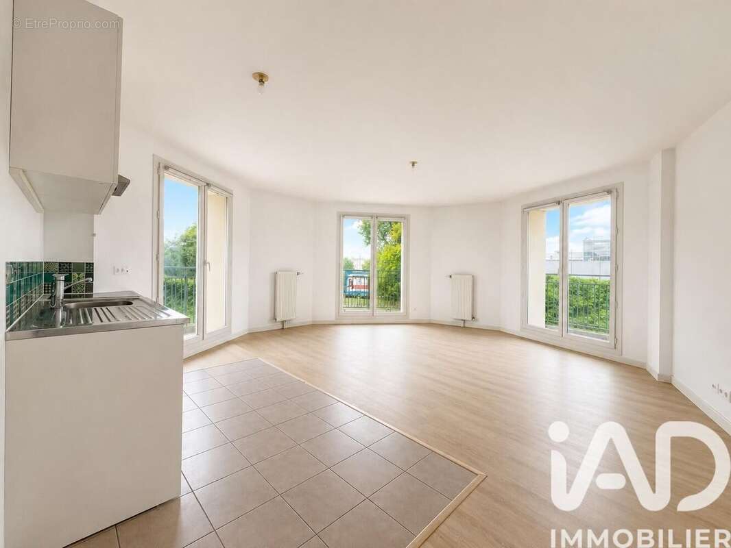 Photo 3 - Appartement à CORBEIL-ESSONNES