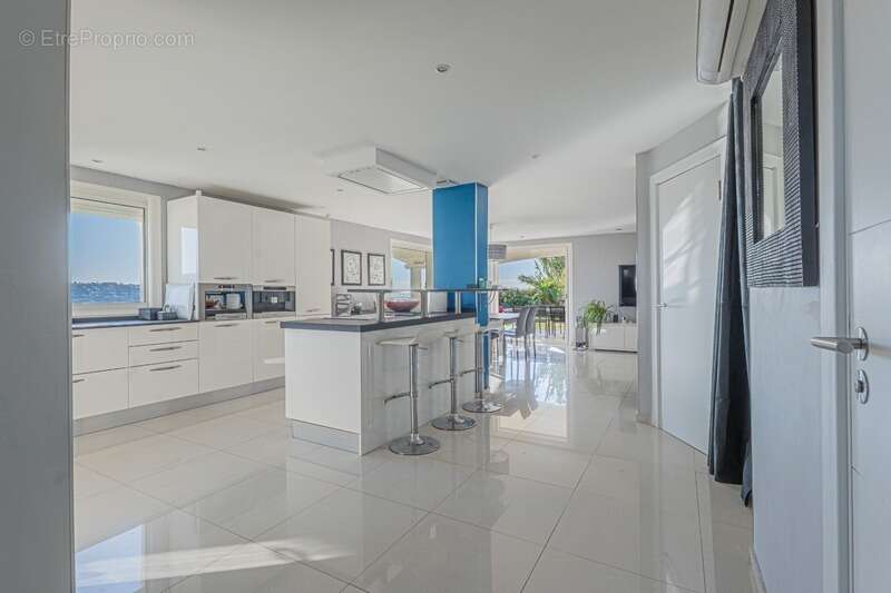 Maison à SAINT-LAURENT-DU-VAR