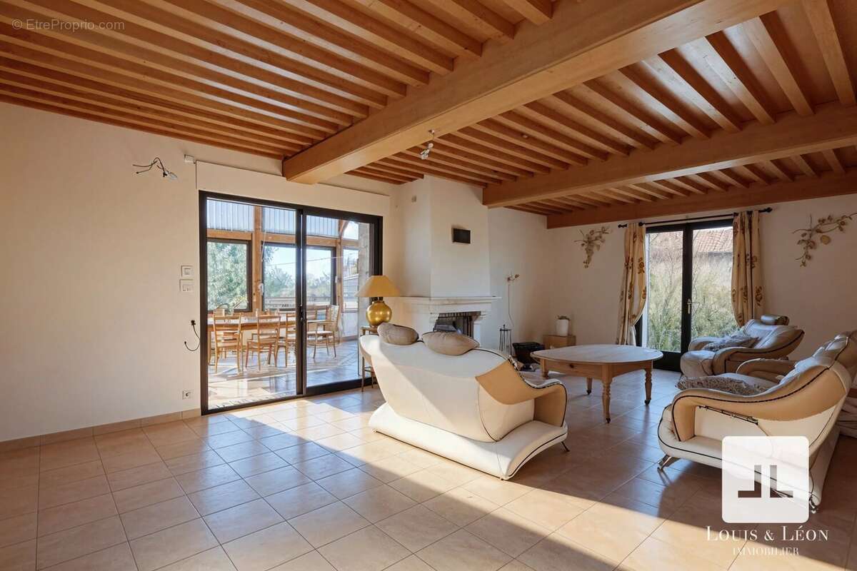 Maison à SAINT-MARTIN-DU-MONT