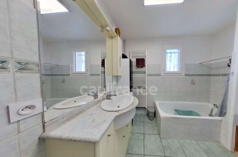 Maison à SAINTE-BAZEILLE