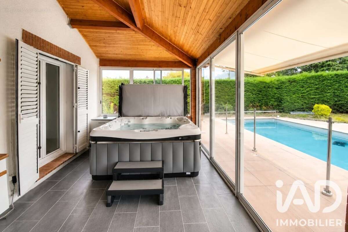 Maison 164 m² à Sainte-Foy-D'aigrefeuille  - photo 9