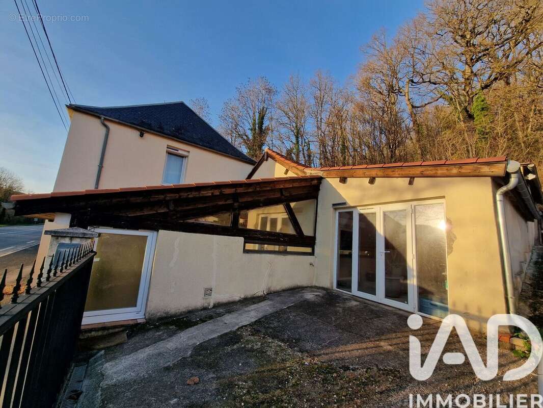 Photo 2 - Maison à LE LARDIN-SAINT-LAZARE