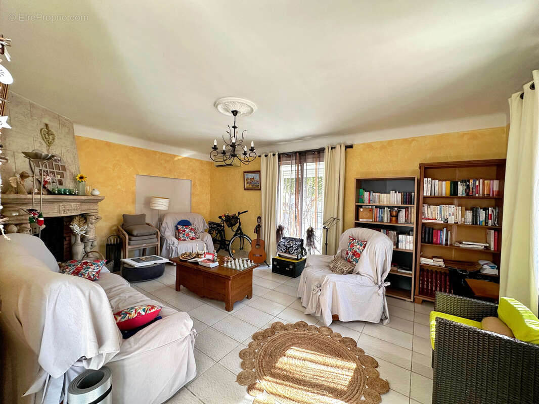 Maison à VILLENEUVE-LA-RIVIERE