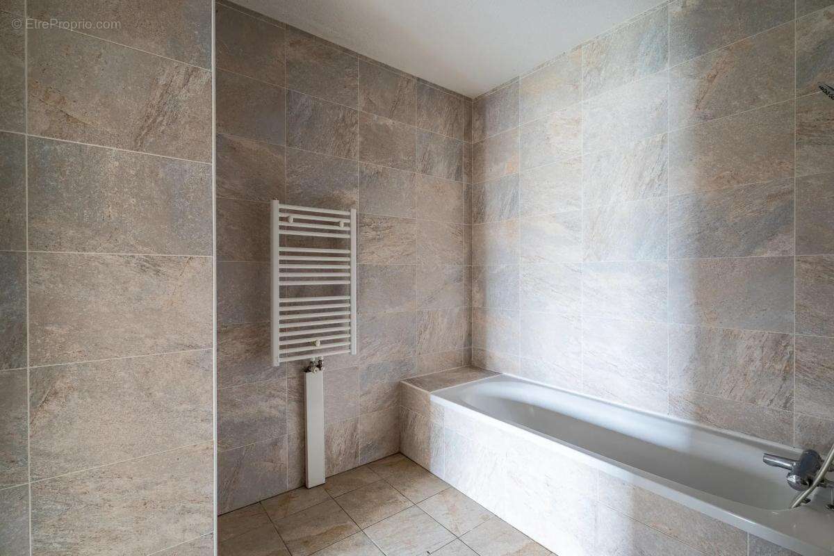 Appartement à VILLENAVE-D'ORNON