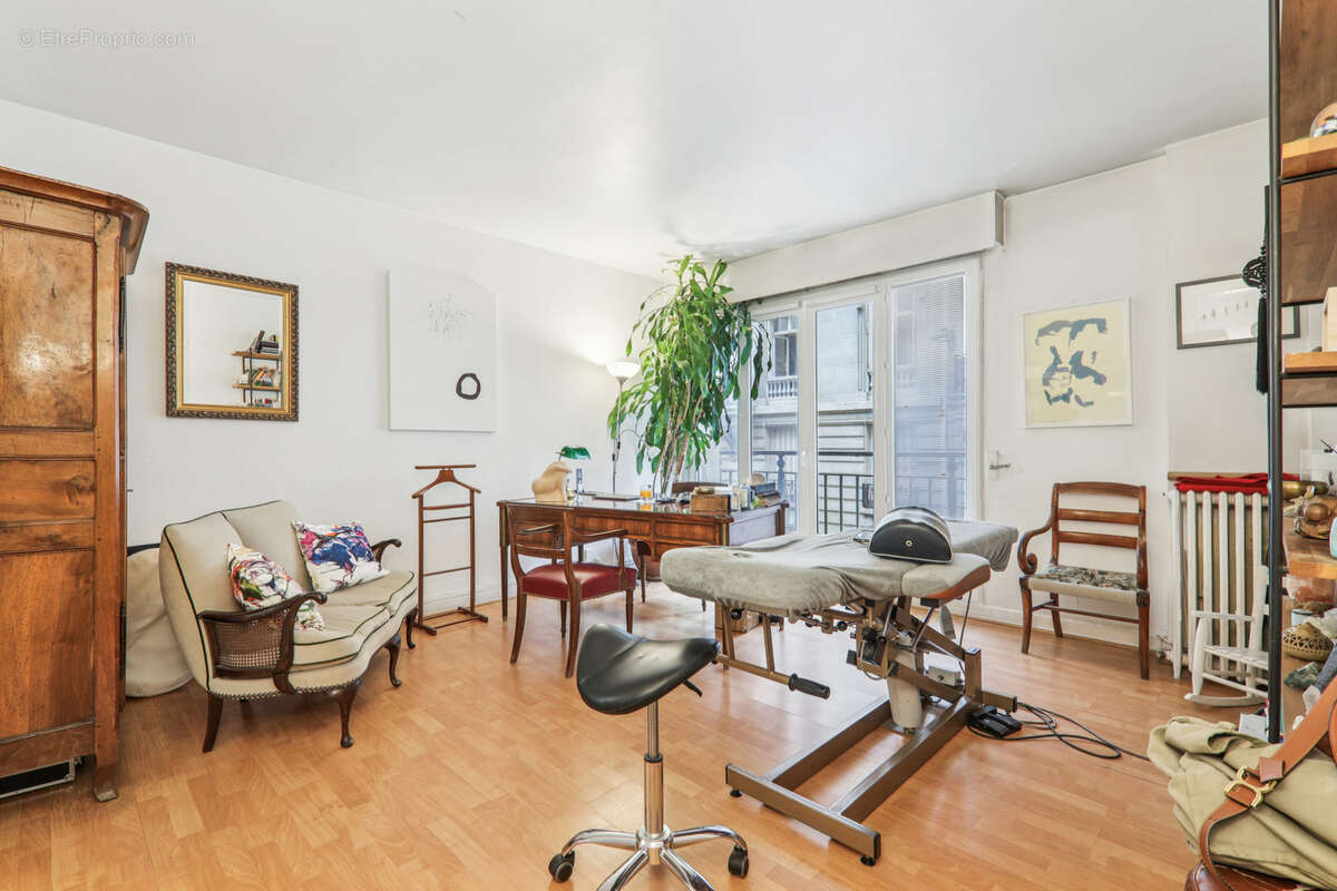 Appartement à PARIS-8E