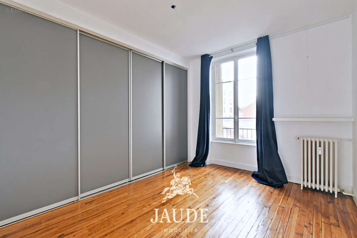 Appartement F3 traversant de 81,11 m2  13 rue Bonnabaud, Clermont-Ferrand - photo 8