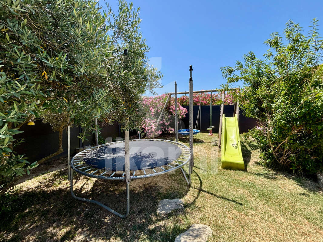 Villa plain-pied 162 m2 - 6 pieces - piscine - double garage - dependance - photo 22
