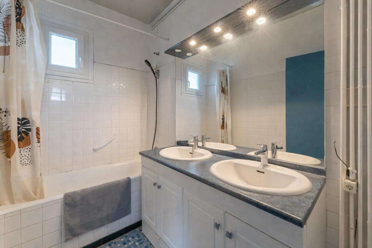 Maison à SALLEBOEUF