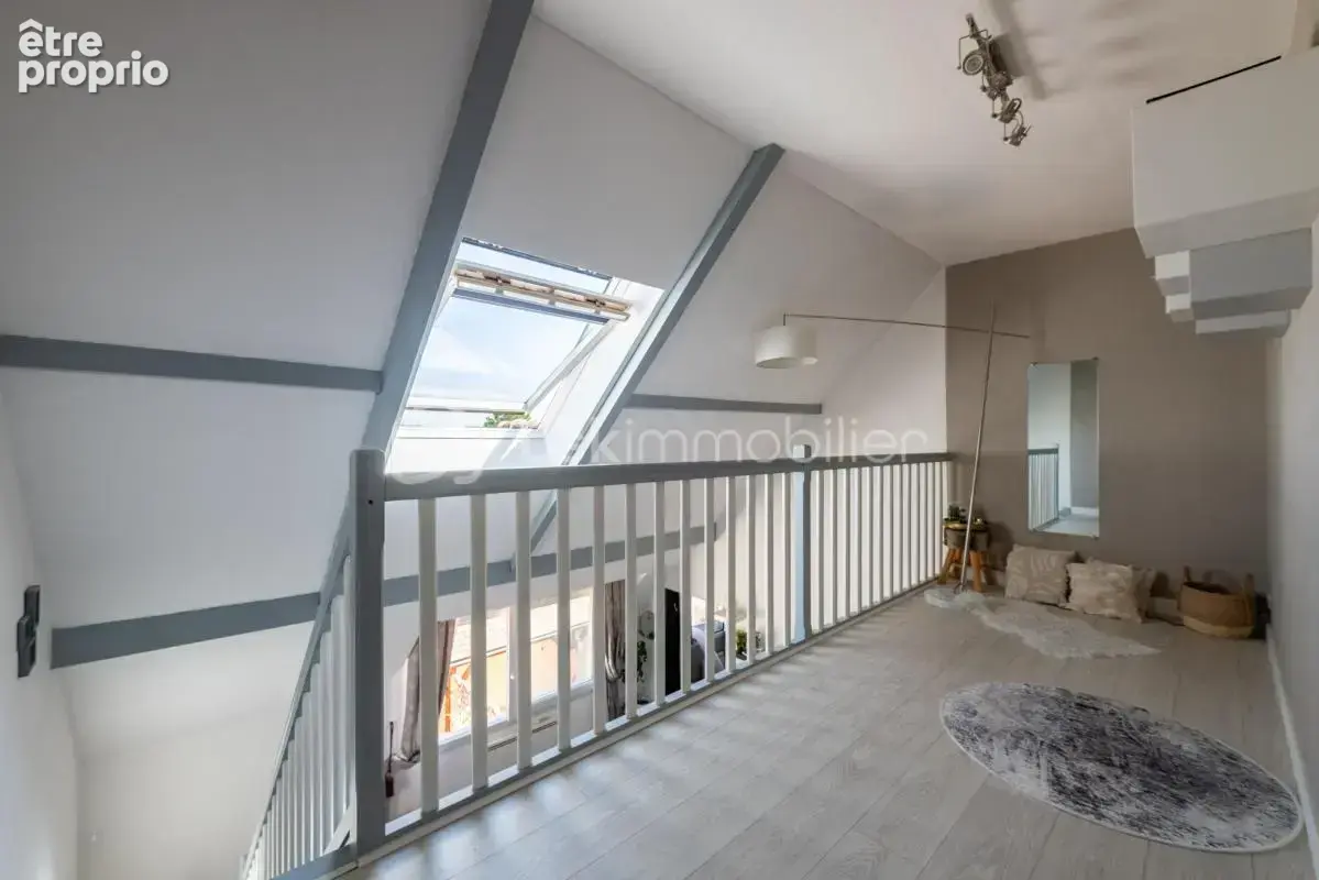 Très beau duplex composé de ses 4 chambres ! - photo 8