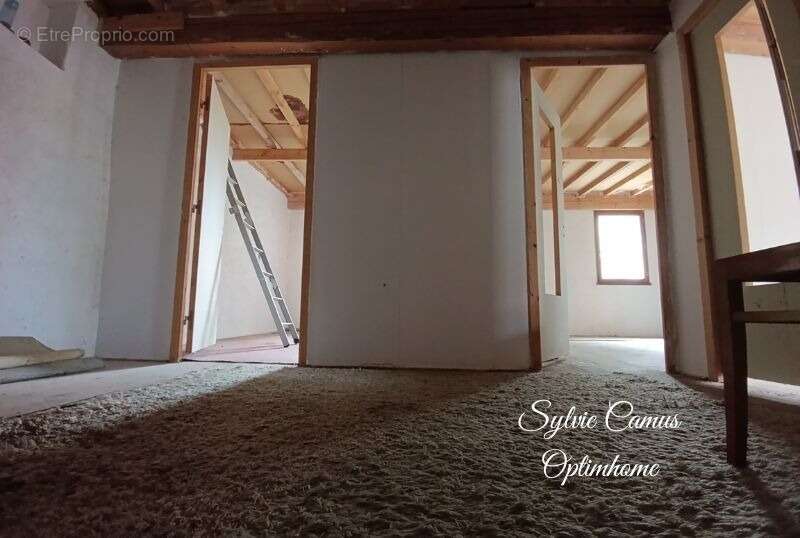 Appartement à FIX-SAINT-GENEYS