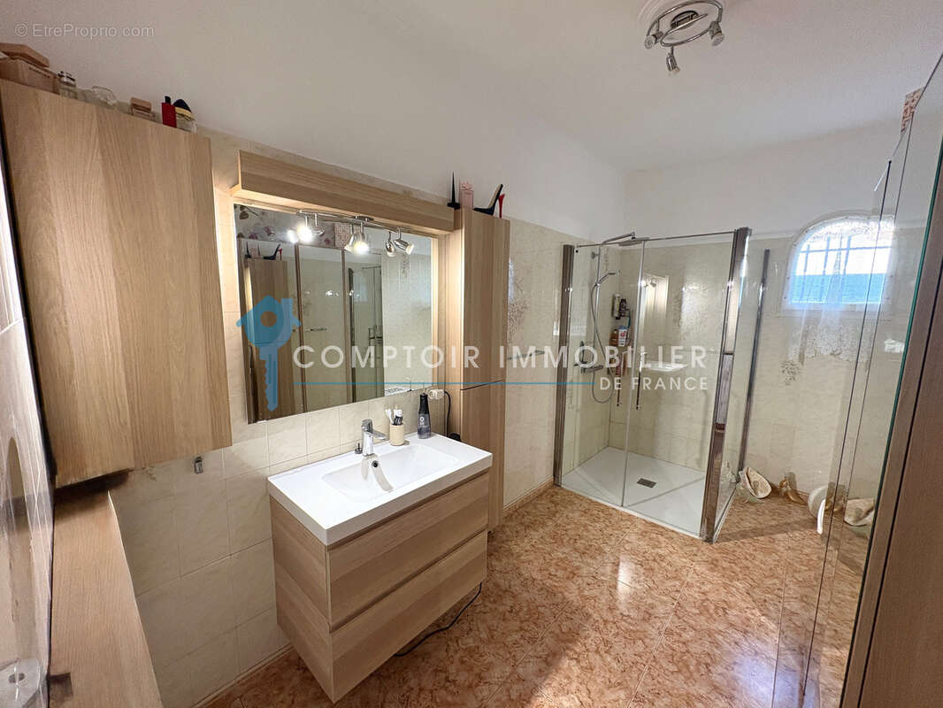 dépt Hérault (34) a vendre Juvignac Maison T5  avec jardin et garage - photo 7