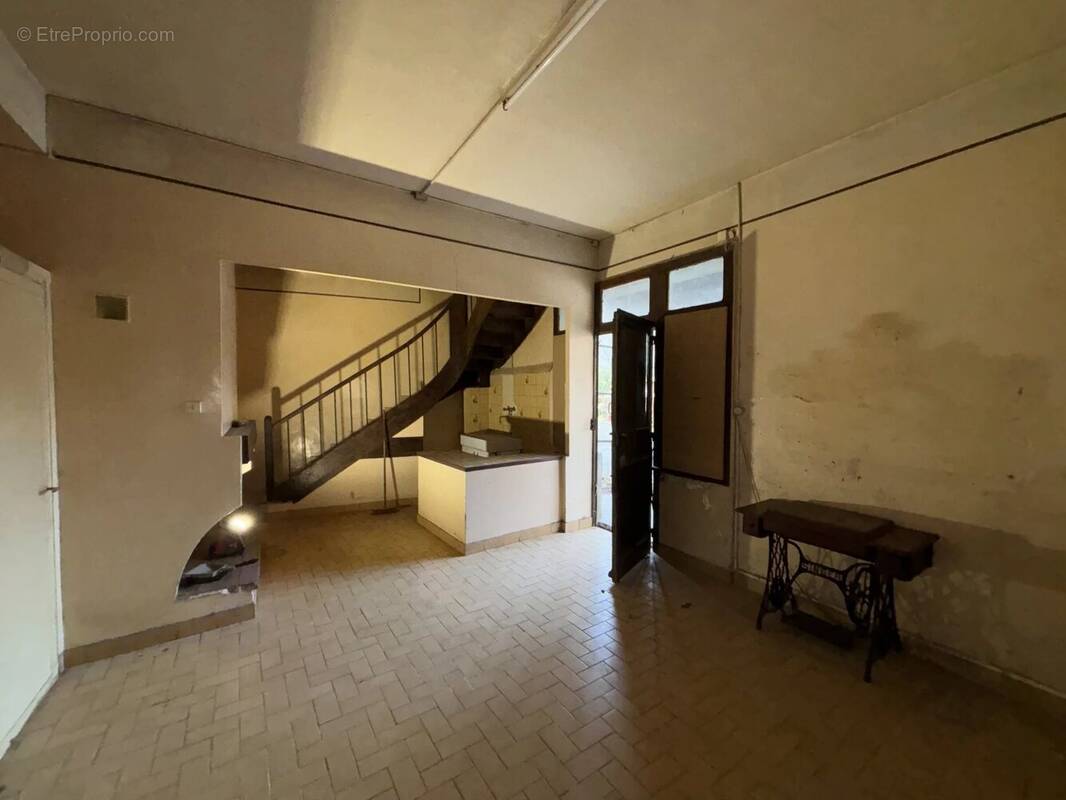 Maison à PEYRIAC-MINERVOIS