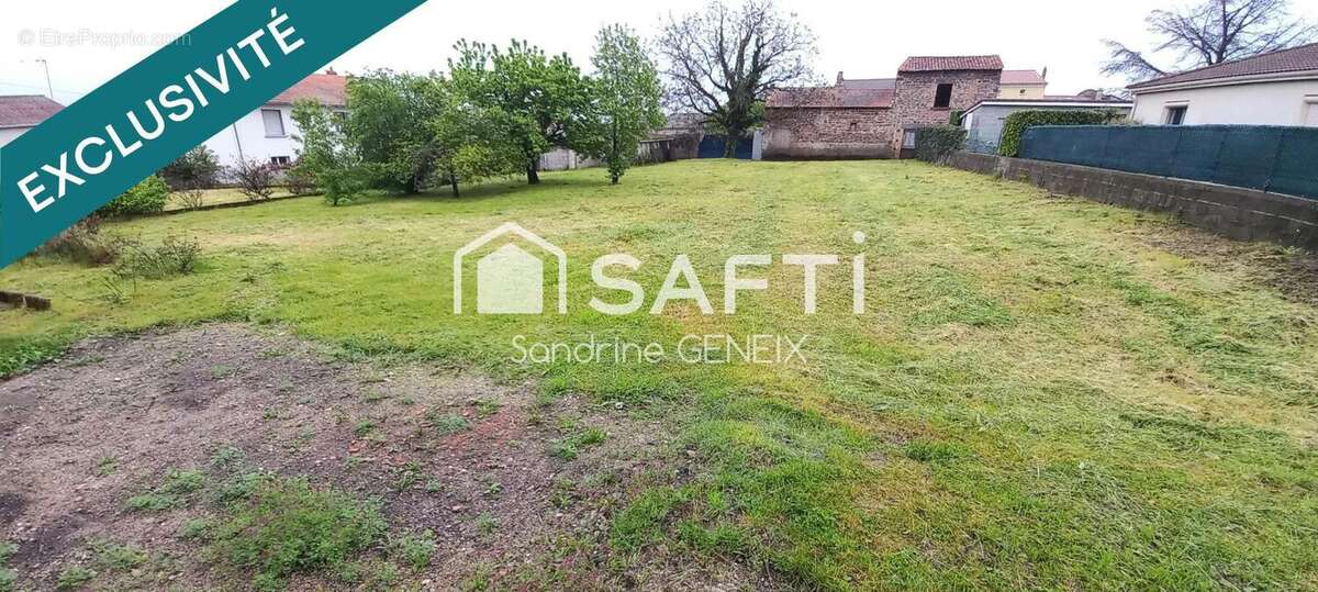 Photo 4 - Terrain à AUZAT-LA-COMBELLE