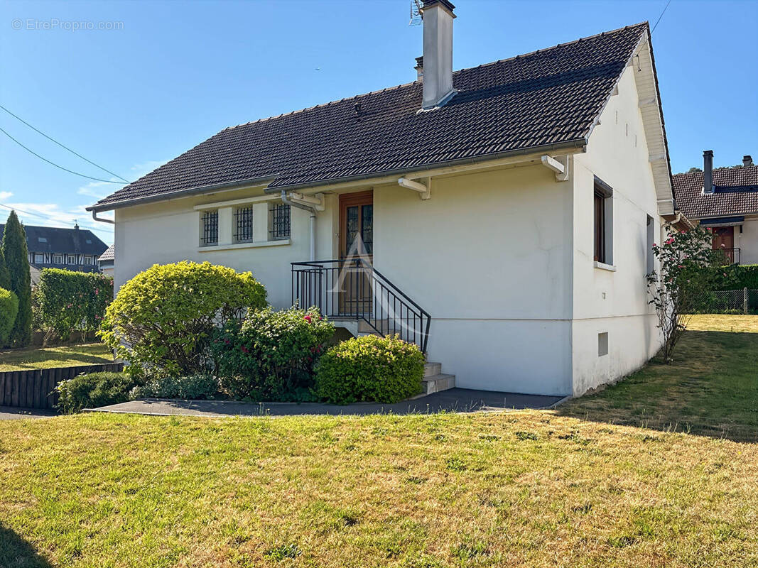 Maison à SAINT-LEGER-DU-BOURG-DENIS