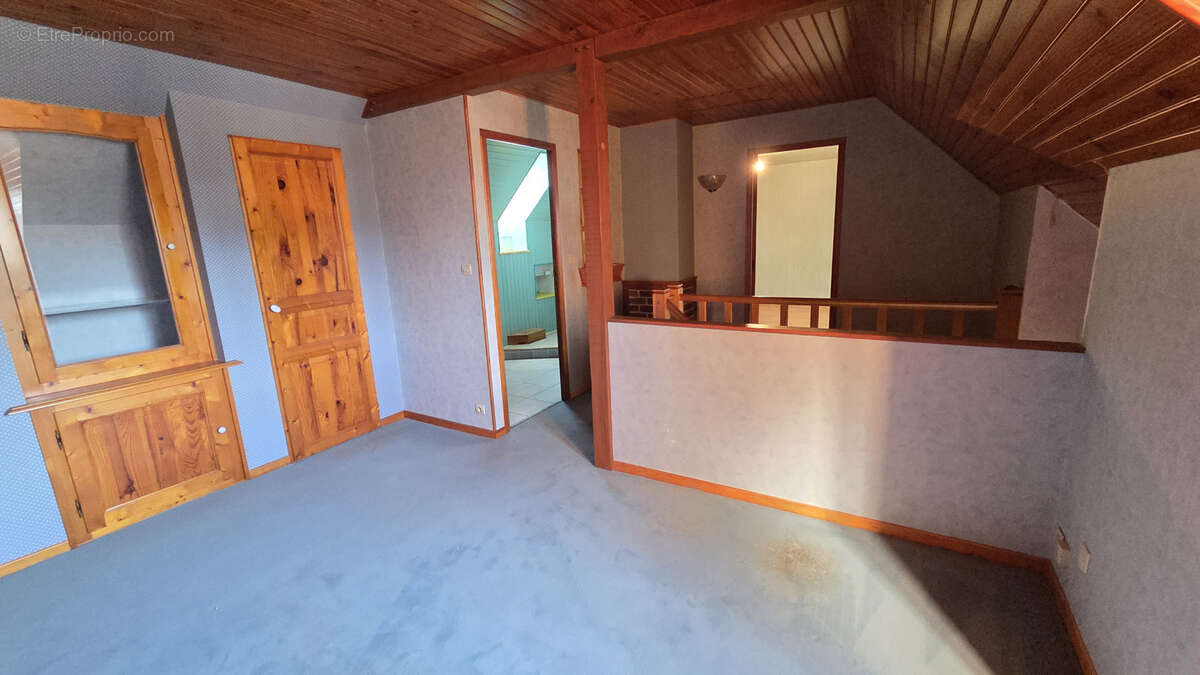 CHEMILLY   Maison sur sous-sol avec terrain de 1 500 m2 - photo 8