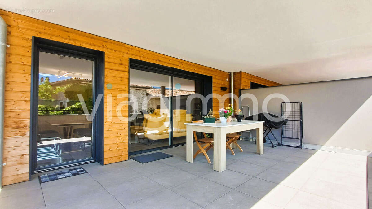 Appartement à LA TERRASSE