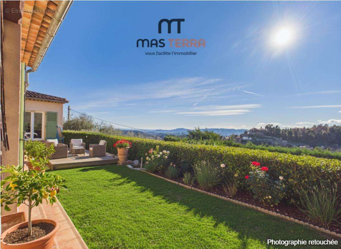 Maison à CHATEAUNEUF-GRASSE