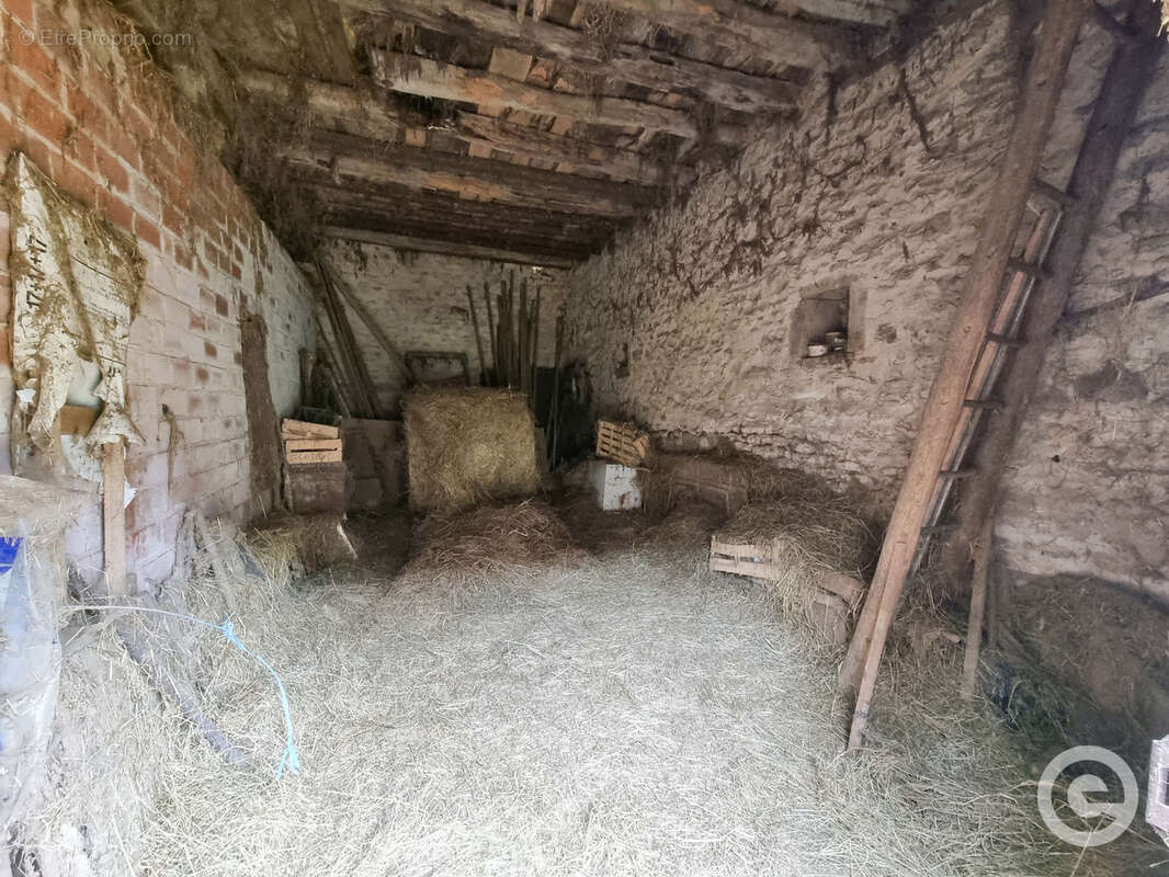 Maison à DOMECY-SUR-LE-VAULT