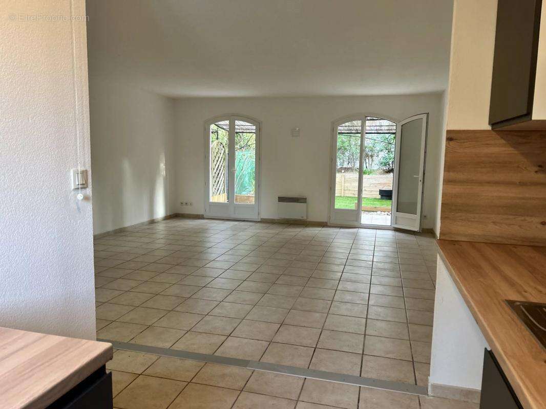 Appartement à MALLEMORT