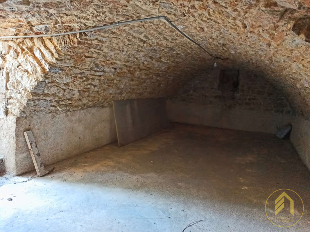 Maison à SAINT-PIERRE-LES-NEMOURS