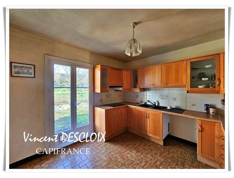 Maison à MONTSAUCHE-LES-SETTONS