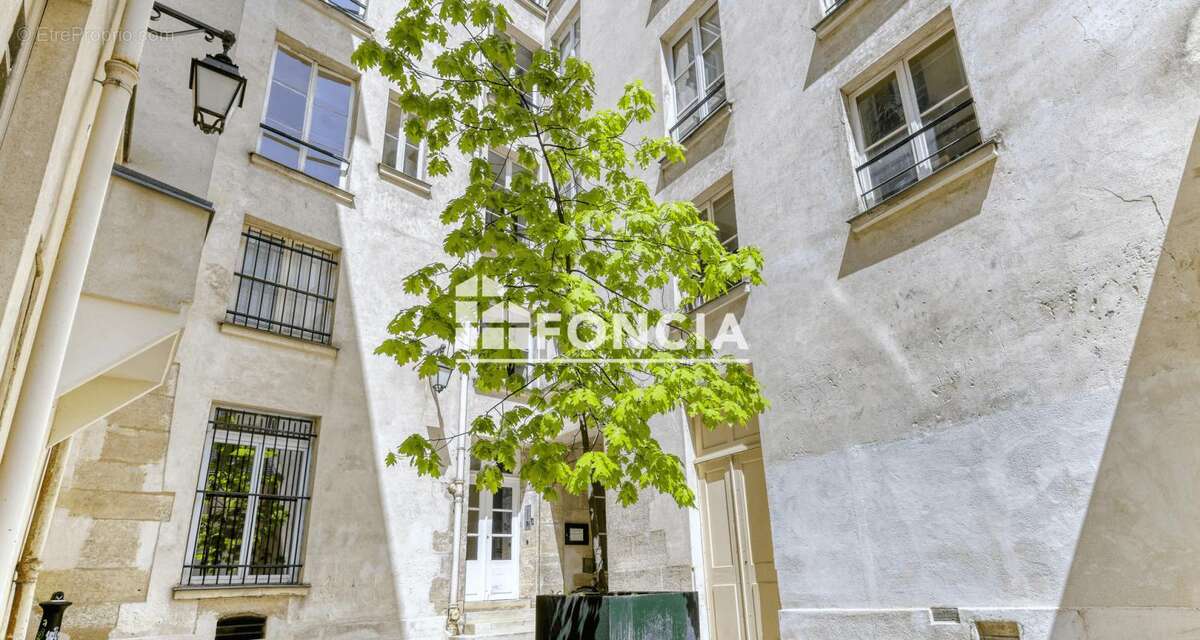 Appartement à PARIS-4E