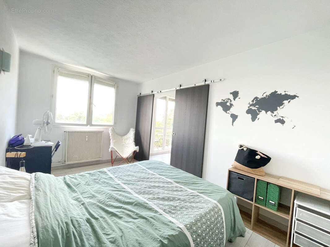 Appartement à PIERRE-BENITE