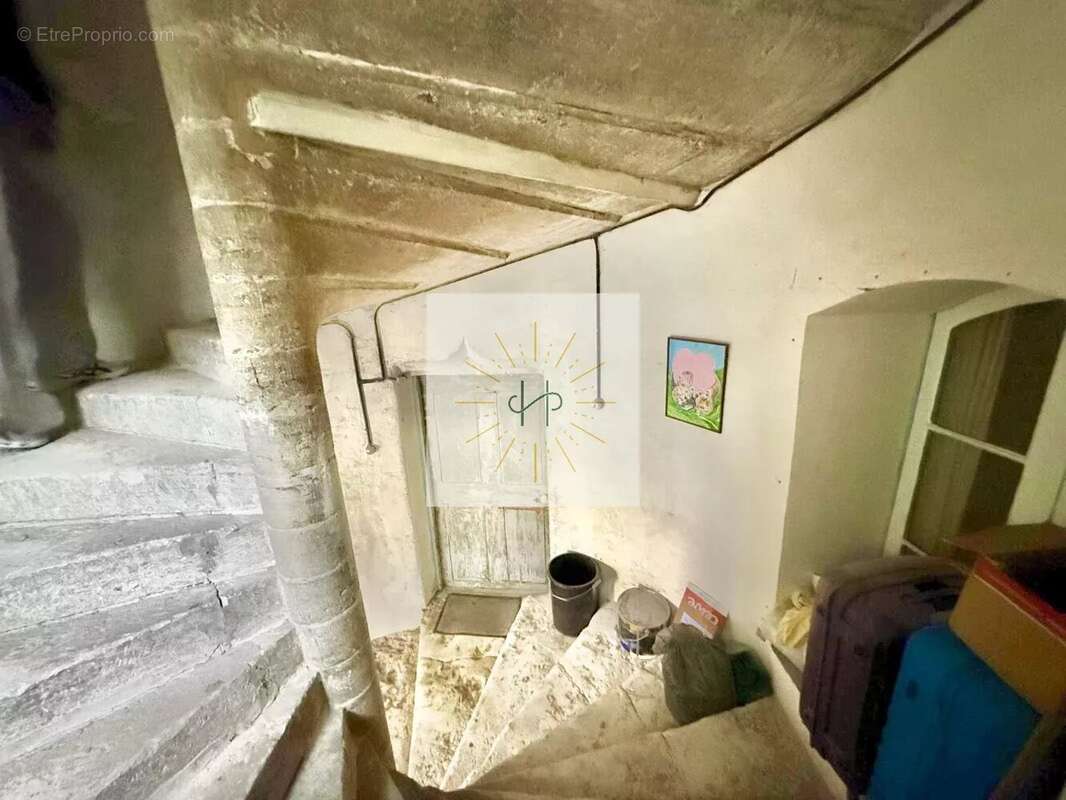 Maison à MONTELIMAR