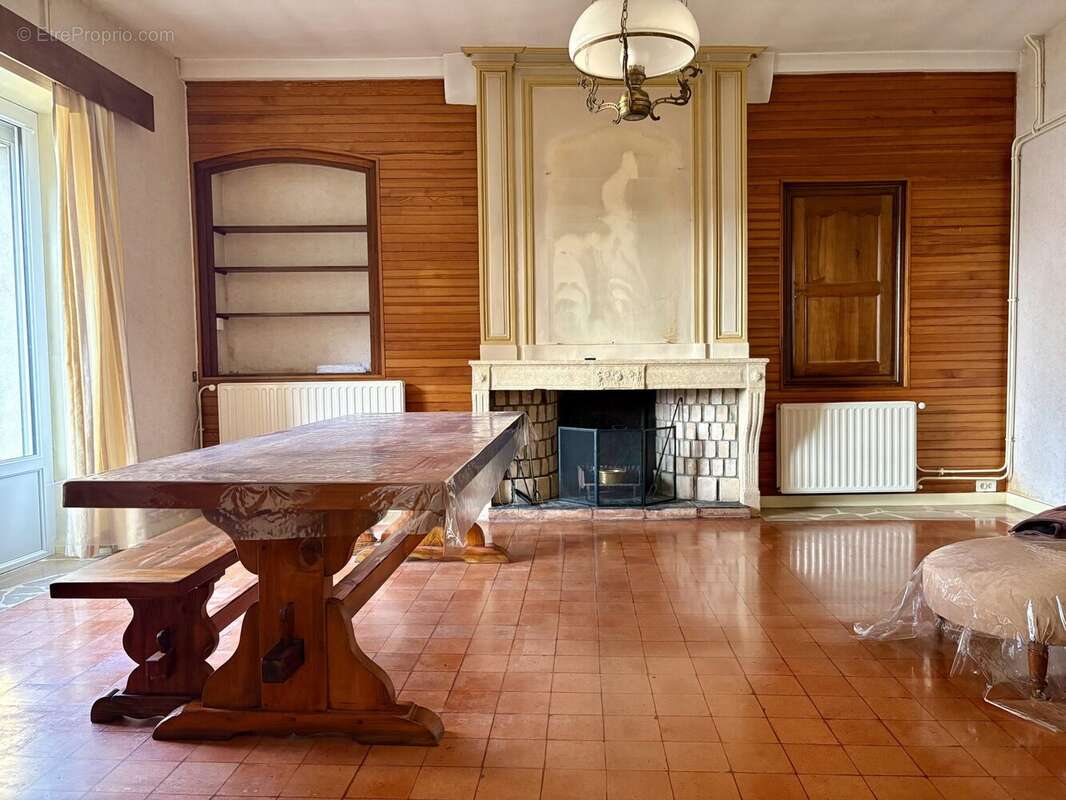 Maison à ETRIGNY